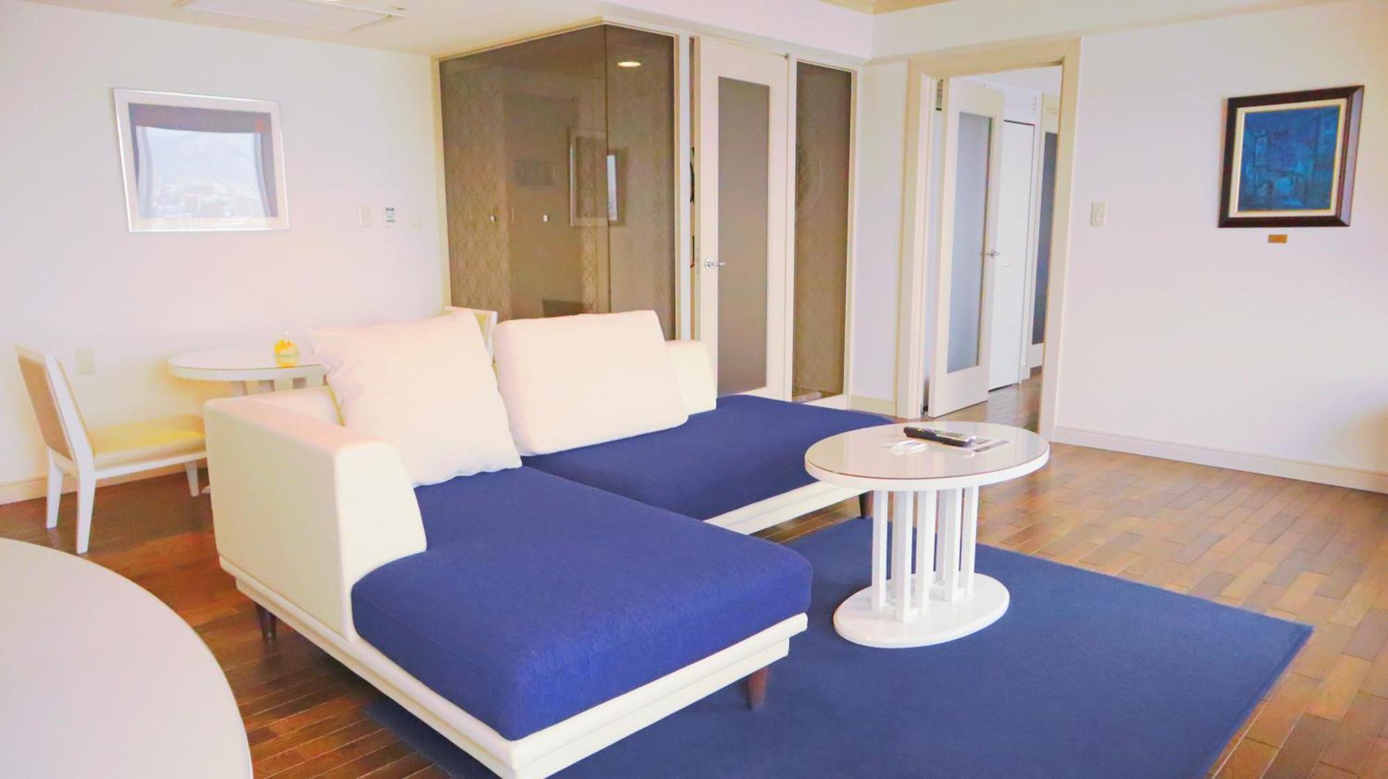 Premier Hotel Nakajima Park Sapporo Exteriör bild A living room in a serviced apartment in Hong Kong